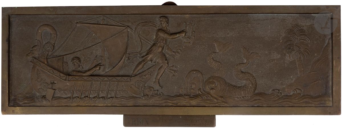 Null 19世纪法国学校
Arion
青铜浮雕，有浅棕色的铜锈
作品下方有一个刻字 "ARION / BAS-RELIEF DE CHEMINEE / INC&hellip;