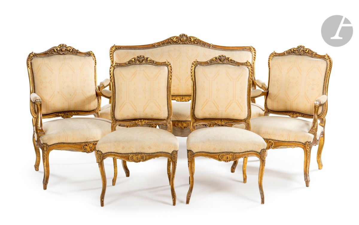 Null Suite of two armchairs, two chairs and a sofa in carved and gilded wood, wi&hellip;