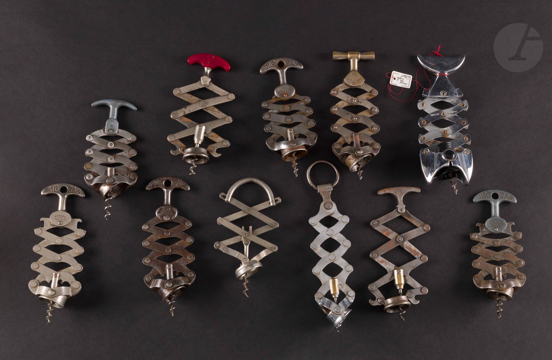 Null Lot of eleven extensible corkscrews: five models ZIG ZAG of JULES BART, SOU&hellip;