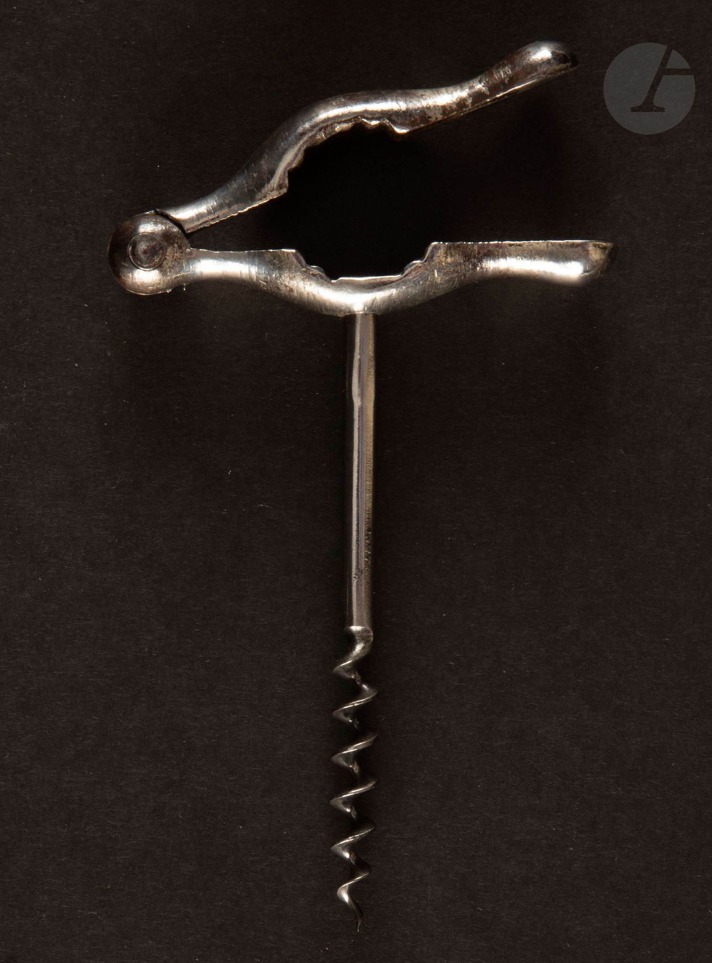 Null FRÉDÉRIC PORT JEUNE

Simple corkscrew in nickel-plated metal, the articulat&hellip;