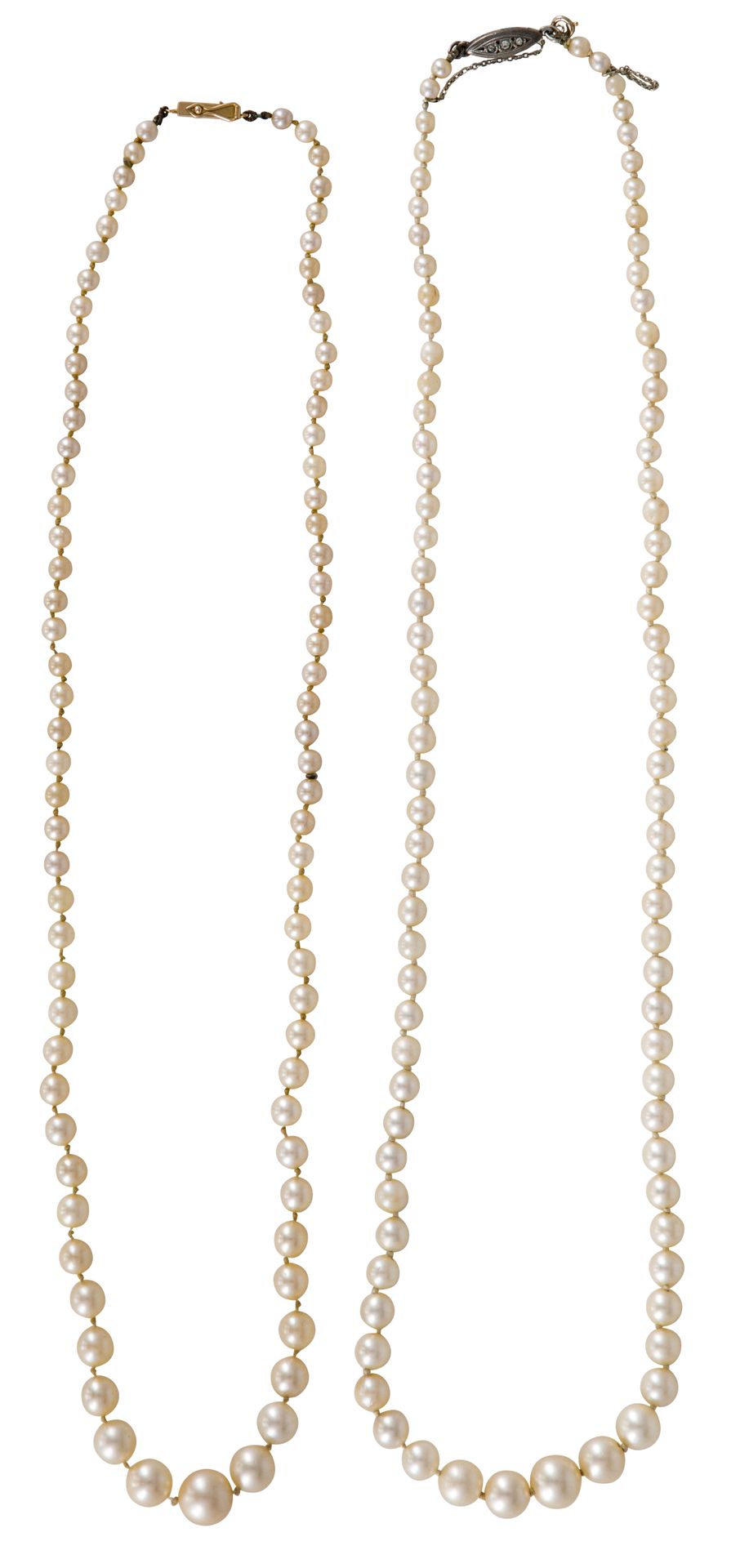 Null Lot of two cultured pearl necklaces, one with a clasp in 18K gold (750), th&hellip;