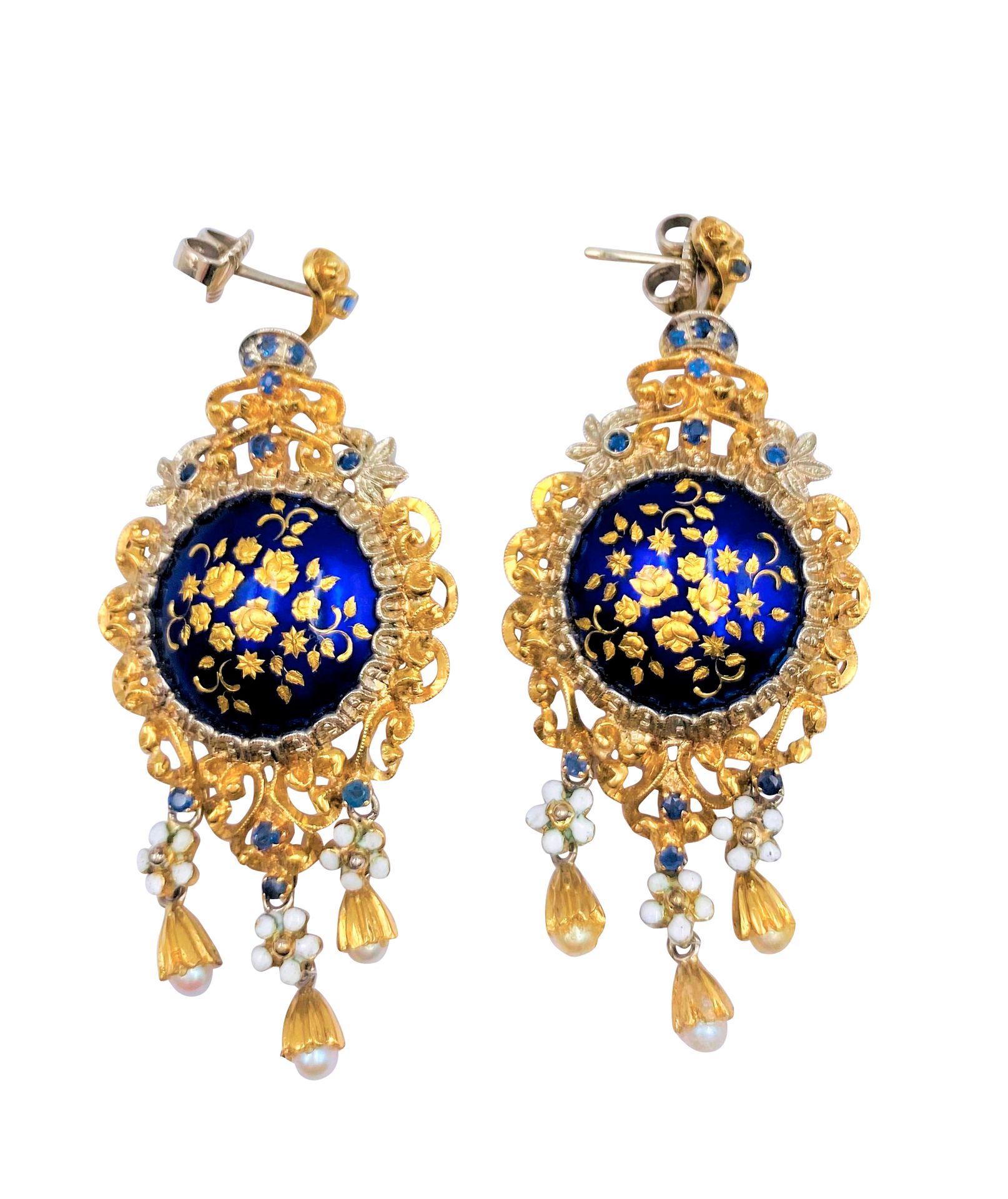 Null Pair of 18K (750) gold earrings, with enameled decoration of florets, chase&hellip;