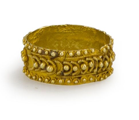 Null Bandeau-Ring aus 14 Karat Gold (585), mit Grénetis verziert. Fingerumfang: &hellip;