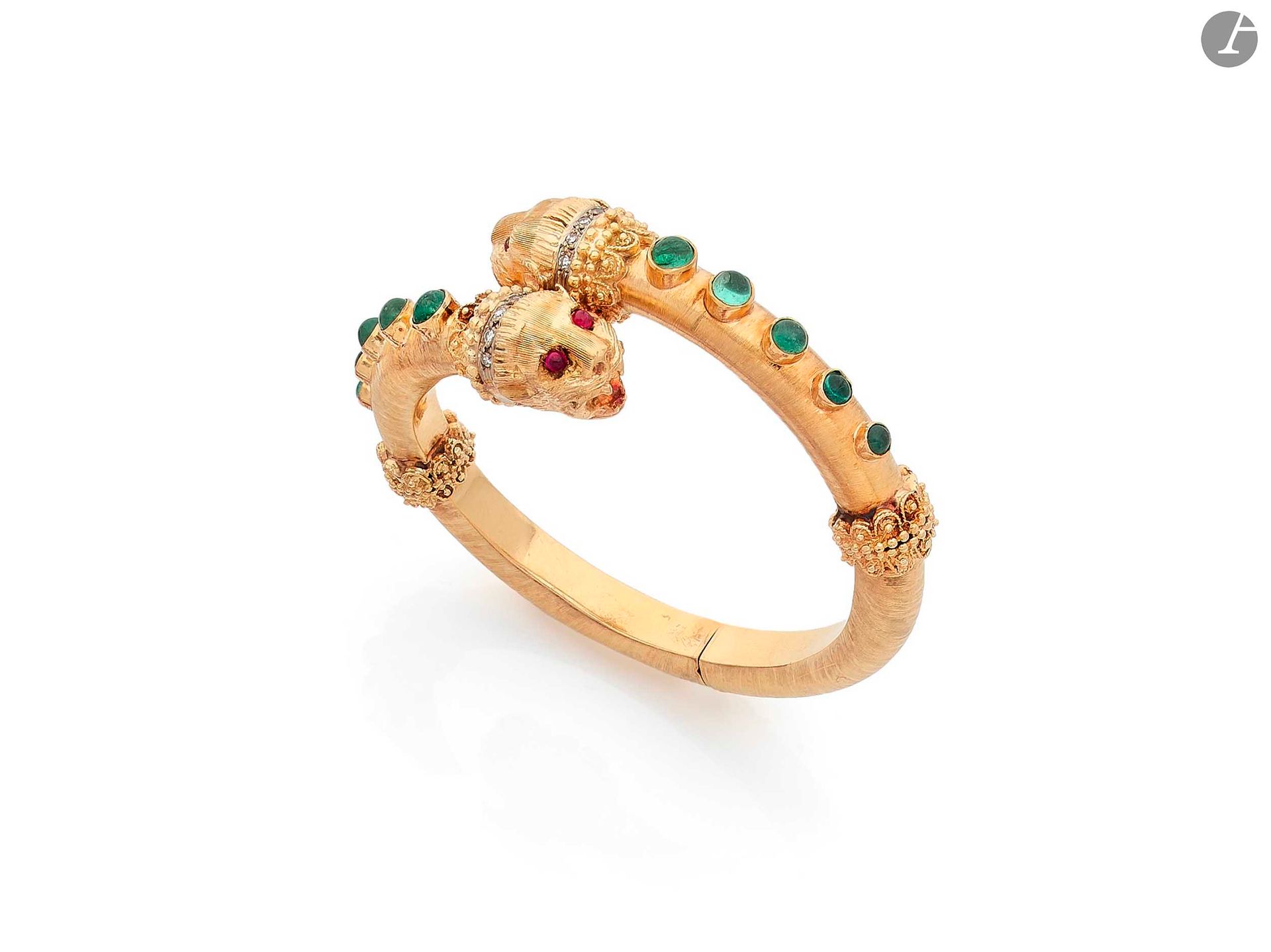 Null 18K (750) satin-finished gold bracelet, the ends carved with lioness protub&hellip;