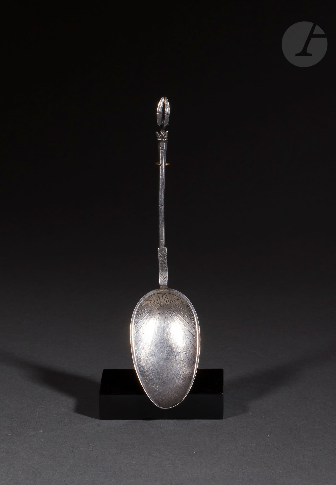Null Spoon with an oval spoon decorated with a radiating incised design
The tape&hellip;