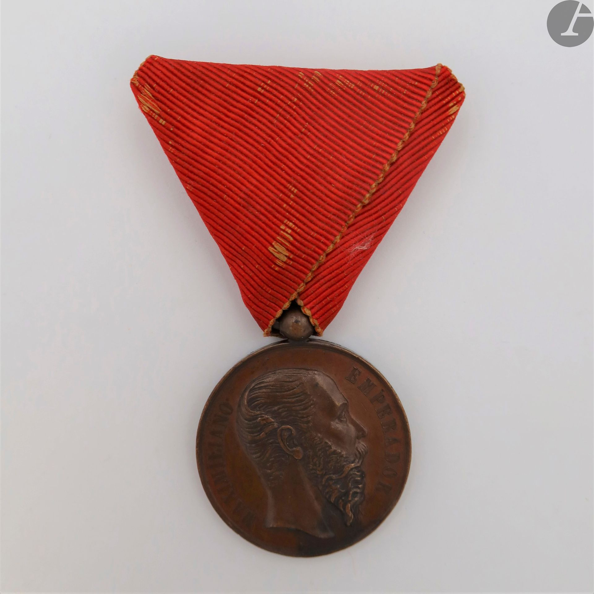 Null 墨西哥
帝国军功
勋章
"Al Merito Militar"（1863年）
铜质奖章，带有铜锈。三角形丝带，奥地利风格。
正面有马克西米利安的轮廓，&hellip;