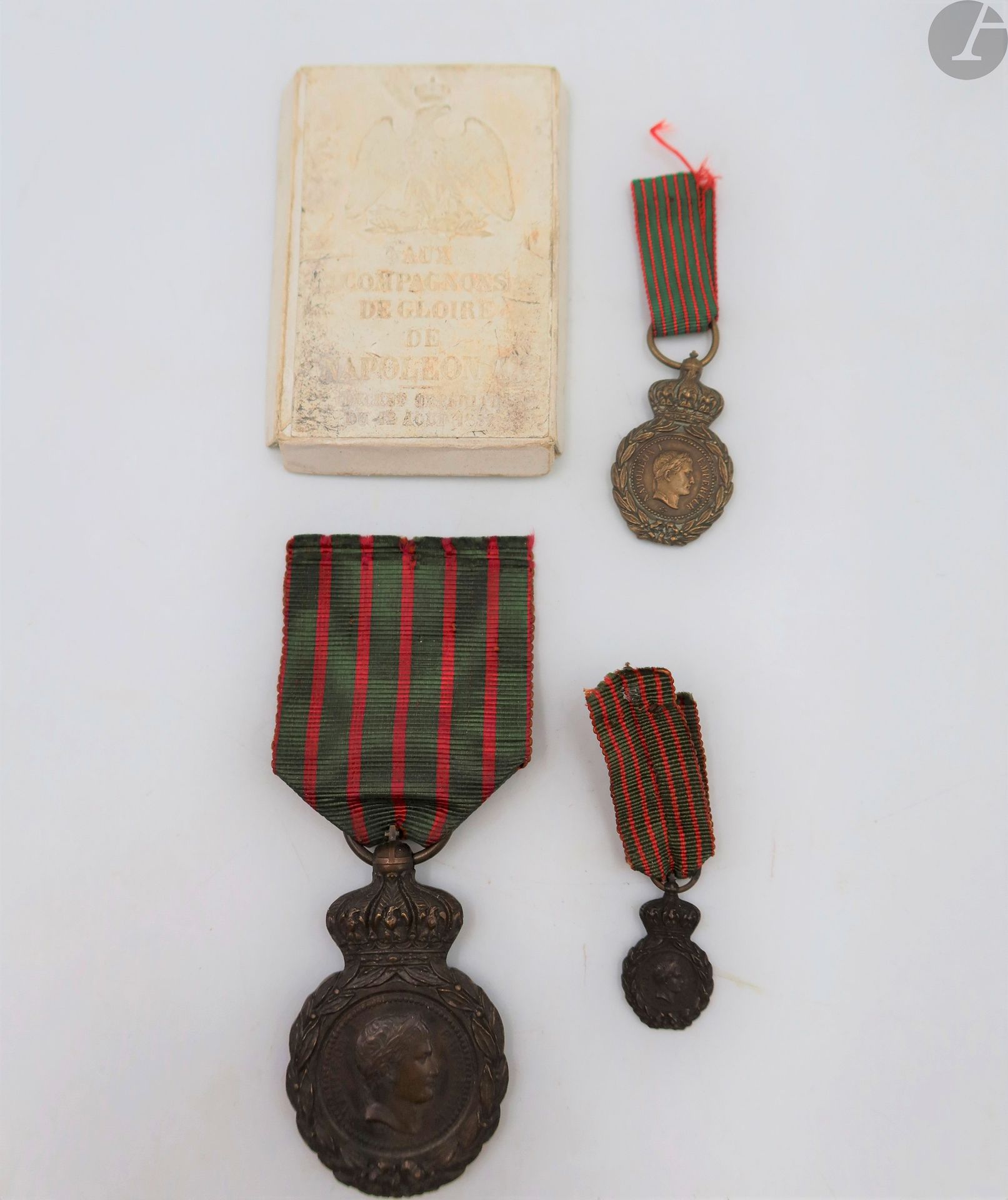 Null 法国
SAINTE-HÉLÈNE勋章（1857年
）
 
一套四枚：
- 勋章的尺寸为Ordinance。青铜色光泽。旧丝带。48 x 29毫米--
&hellip;