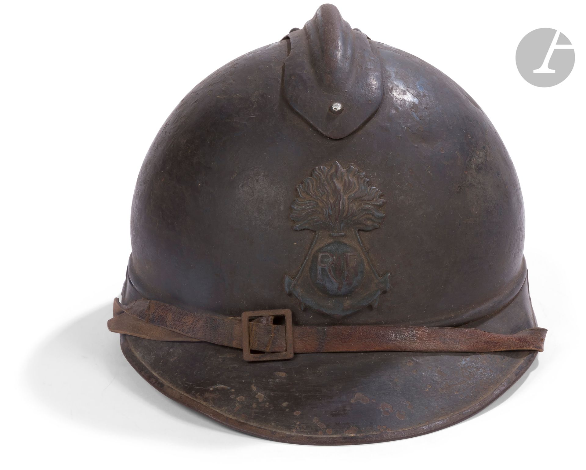 Null 阿德里安1915年型号的殖民地步兵头盔。
漆成蓝色。
皮革衬里，内衬为地平线蓝布。皮革下巴。
A.B.E.（待清理）。
