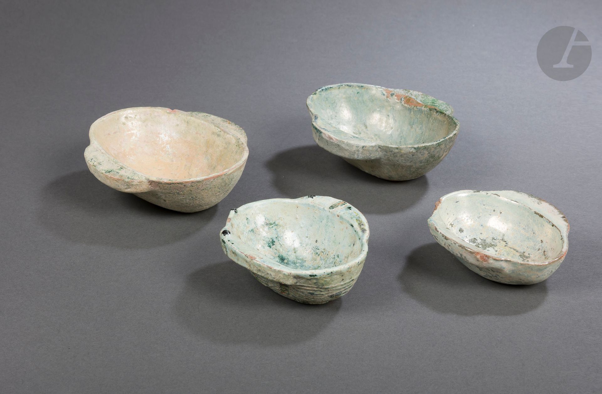 Null Quatre coupes à boire erbei - 耳杯 en terre cuite, Chine, époque Han (206 av.&hellip;