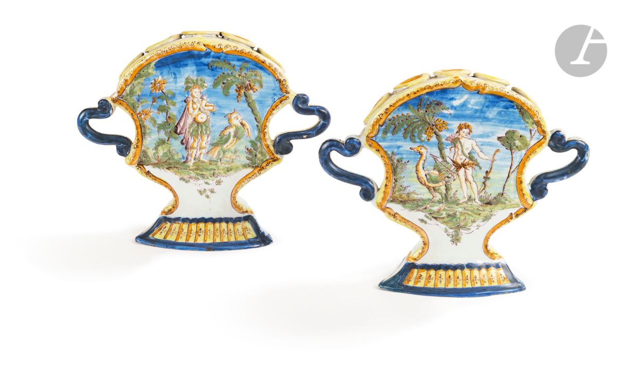 Null MOUSTIERS OR VARAGES
Pair of fan-shaped earthenware flowerpots with five tu&hellip;