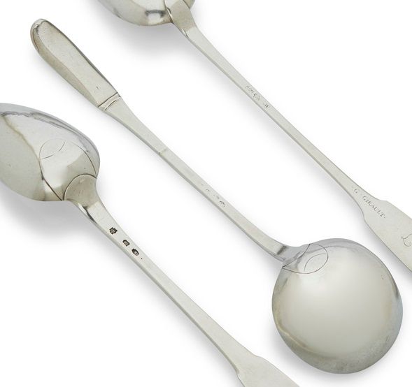 Null 贝桑松1787 - 1788
银质勺子，单层模型，铲子末端有一个凸起，以限制过度的热量。
金匠大师：Pierre-Antoine GRANDGUILL&hellip;