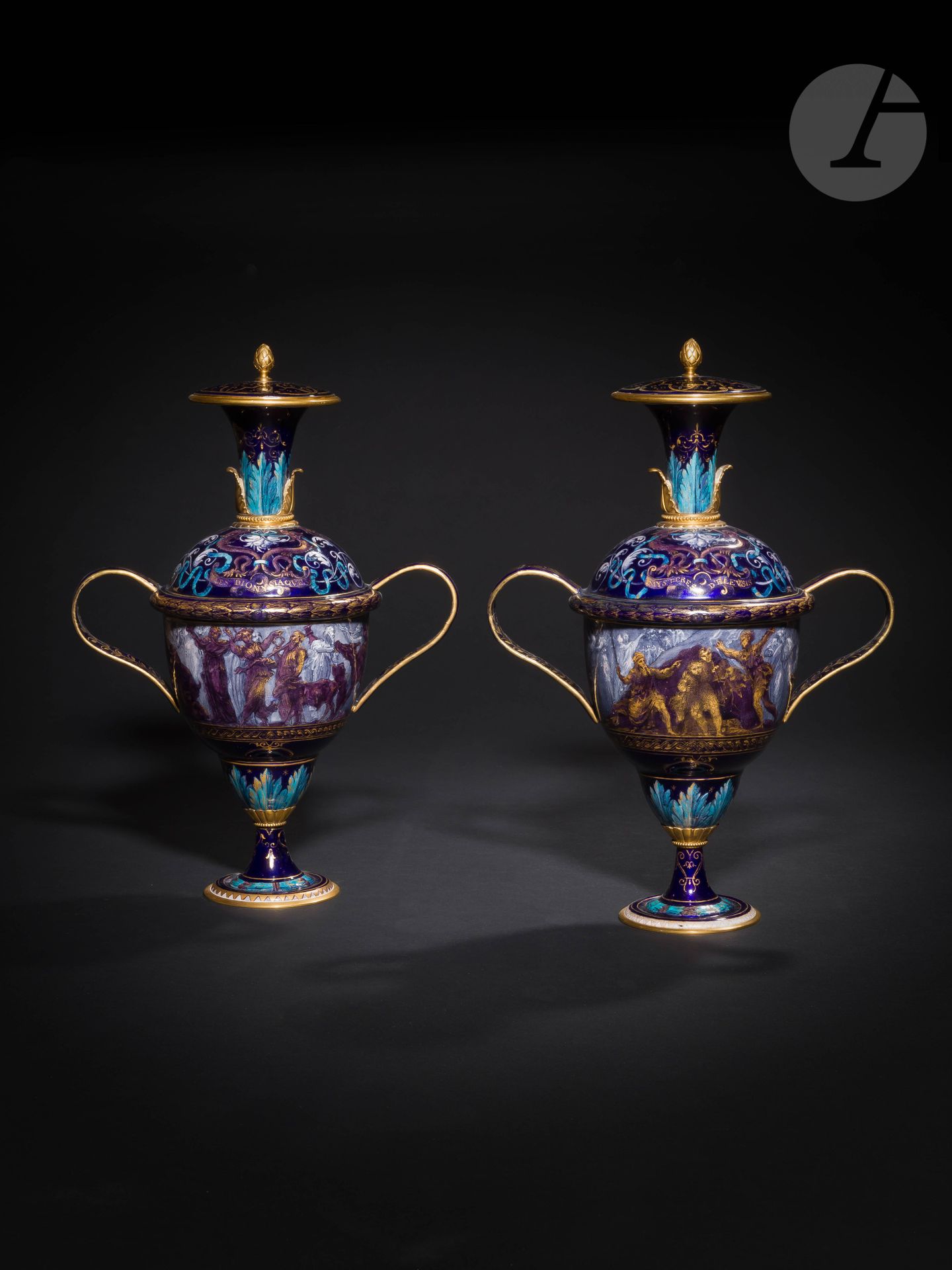 Null 塞夫勒-雅各布-梅耶-海因（巴黎1805年-1879年）
一对有盖花瓶，以铜和鎏金青铜制成，呈柱状，卵形的瓶身放在一个基座上，有两个把手，狭窄的略微外&hellip;