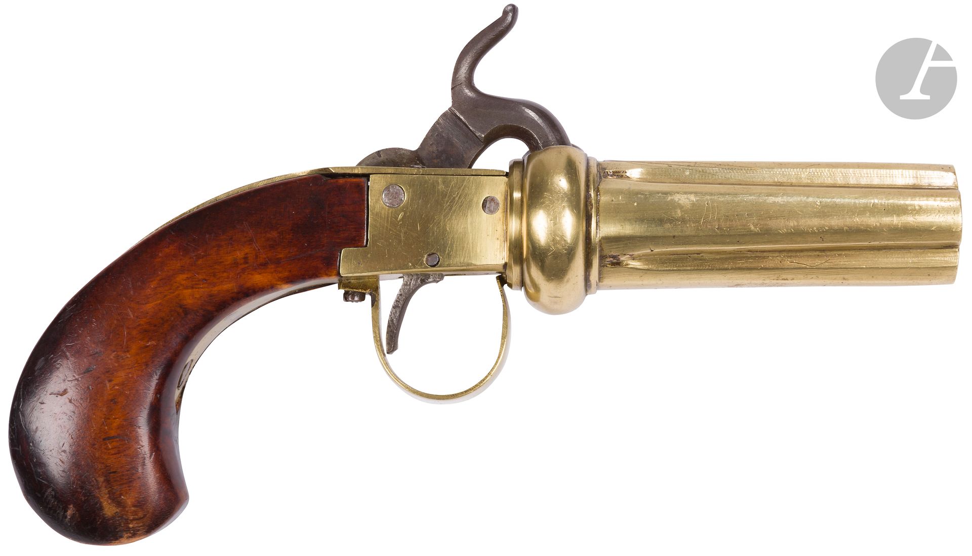 Null 打击式胡椒盒左轮手枪，四连发 
圆形桶座和青铜盒。胡桃木枪托，圆形枪颊。
A.B.E.约在1840年（春季损坏）。