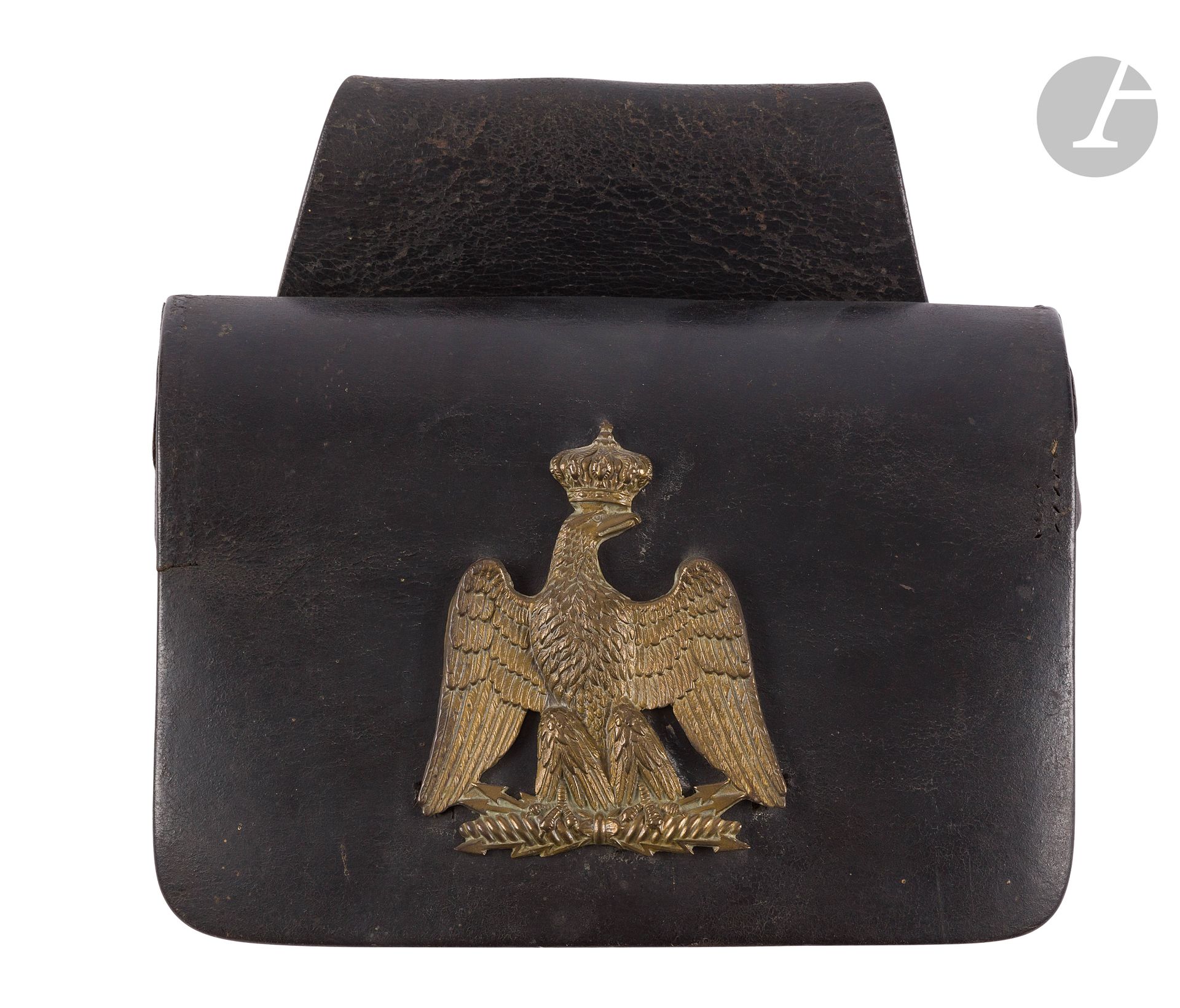 Null 帝国卫队步兵冬眠箱，黑色皮革。 
黄铜冠鹰的图案。
A.B.E. 第二帝国时期。