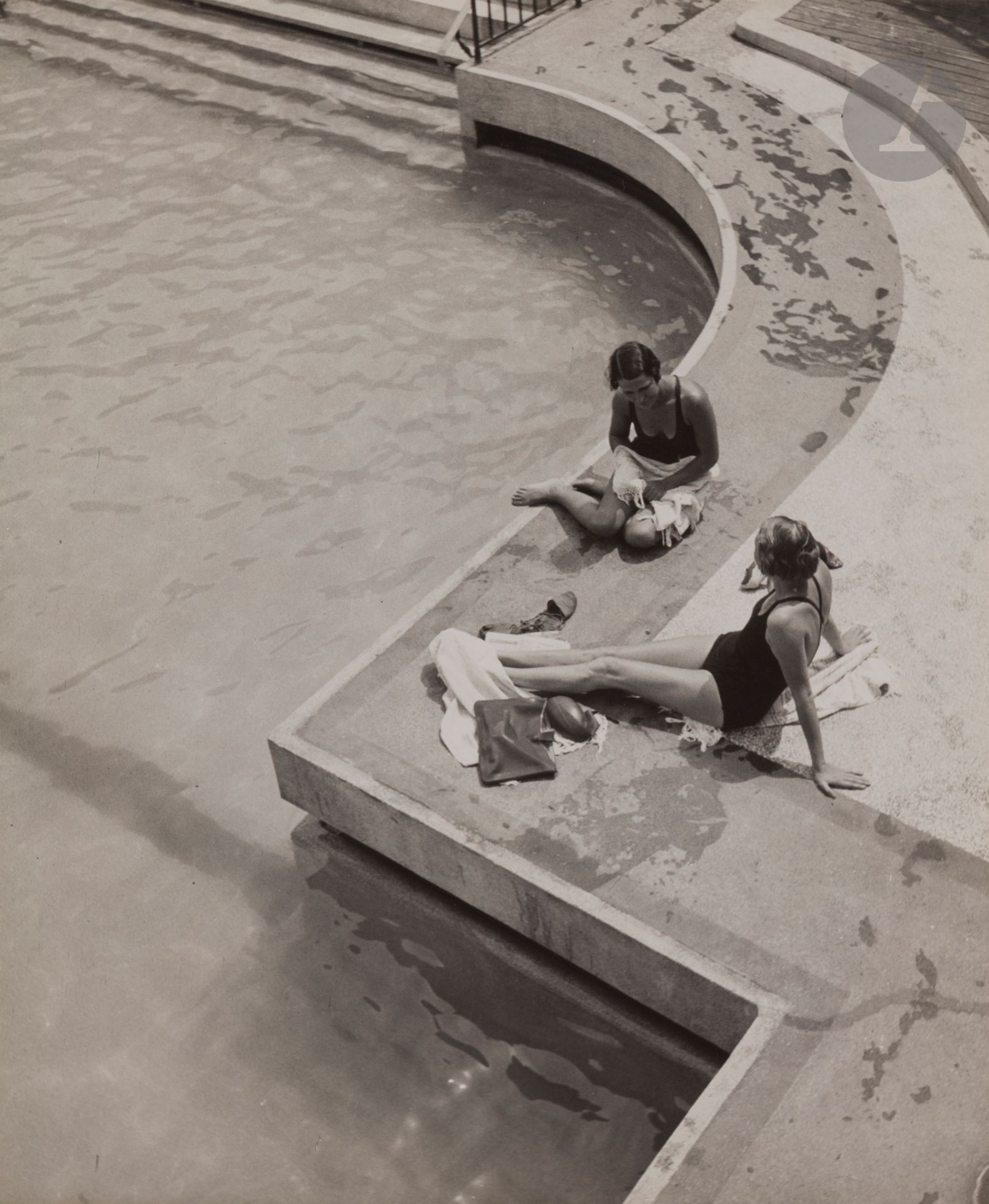 Null 让-莫拉尔(1906-1999)
莫里托游泳池。巴黎，约1932年。 
两(2)幅复古银版画，装裱在卡片上，右下方有铅笔签名。卡纸背面印有 "Jean&hellip;