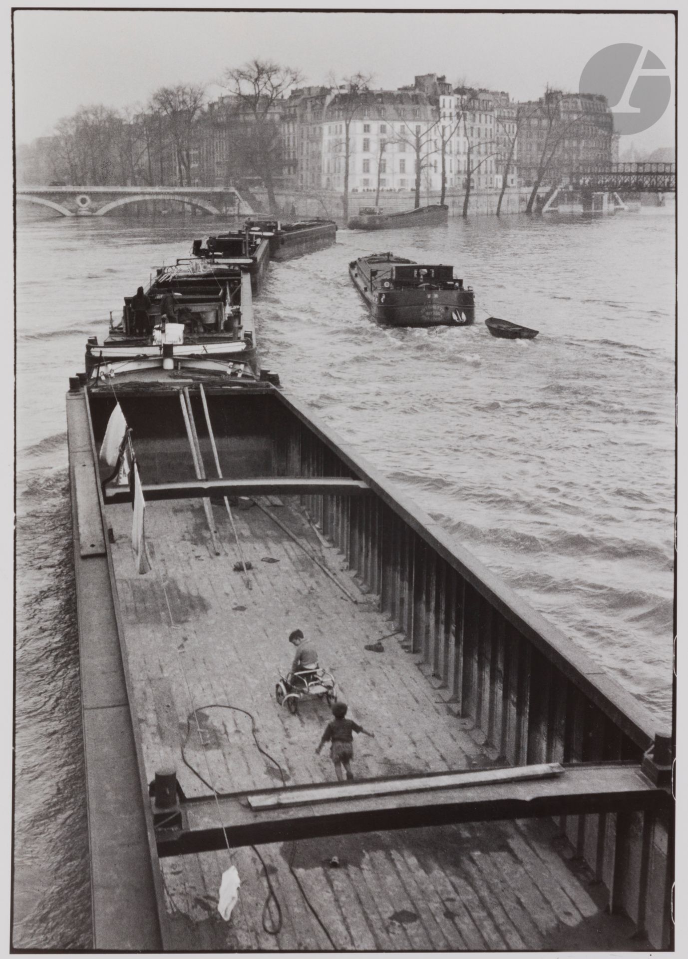 Null Willy Ronis (1910 - 2009) 
The children's barge. Paris, 1959. 
Silver print&hellip;