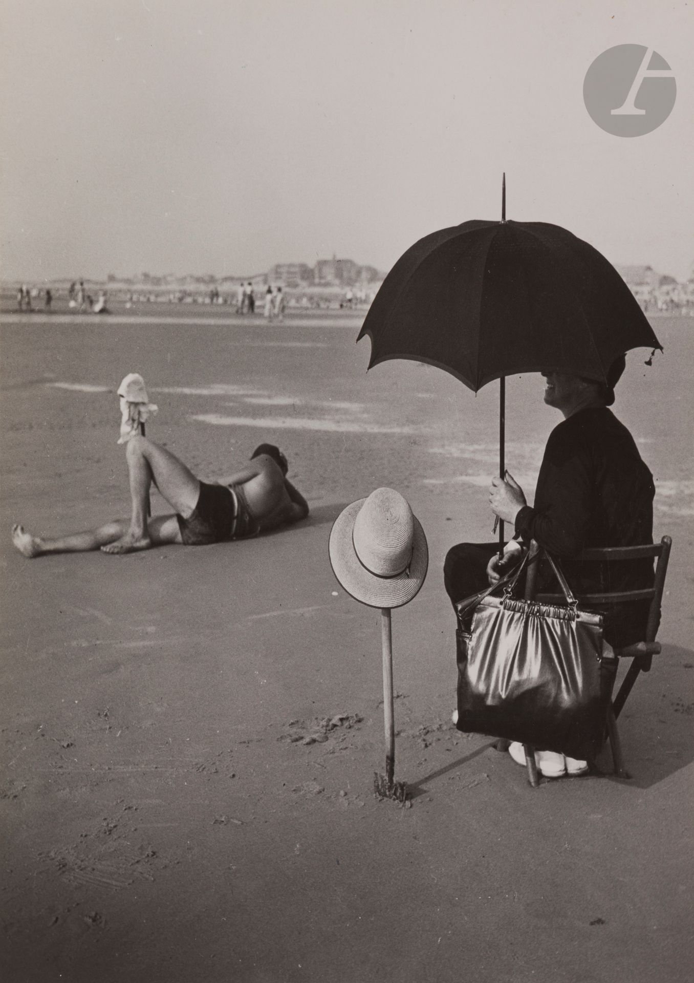 Null Jean Moral (1906-1999)
Beach, c. 1932. 
Vintage silver print, mounted on ca&hellip;