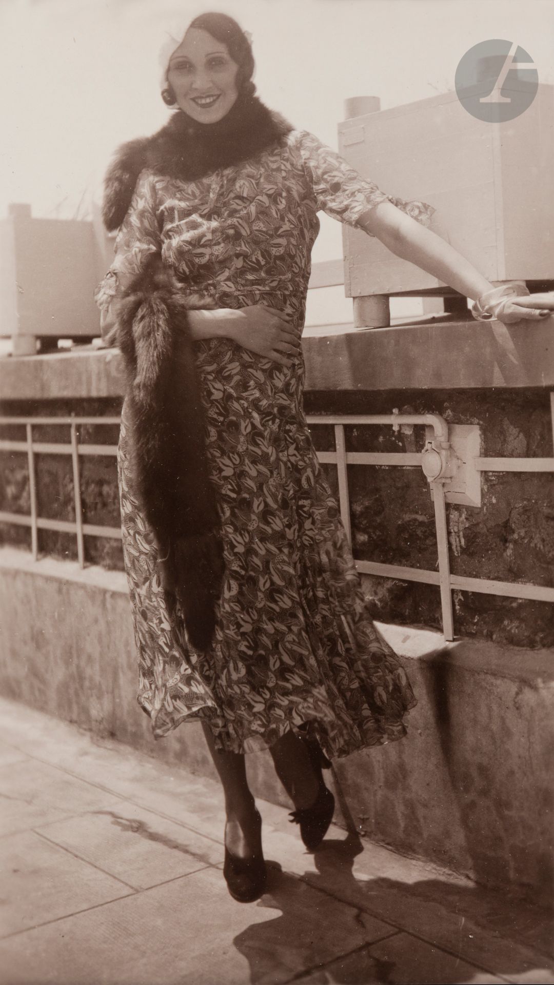 Null 雅克-亨利-拉蒂克(1894-1986)
勒妮-佩尔（Renée Perle）。巴黎，1931年春。 
这一时期的银版画。背面有摄影师的手写注释和底片&hellip;