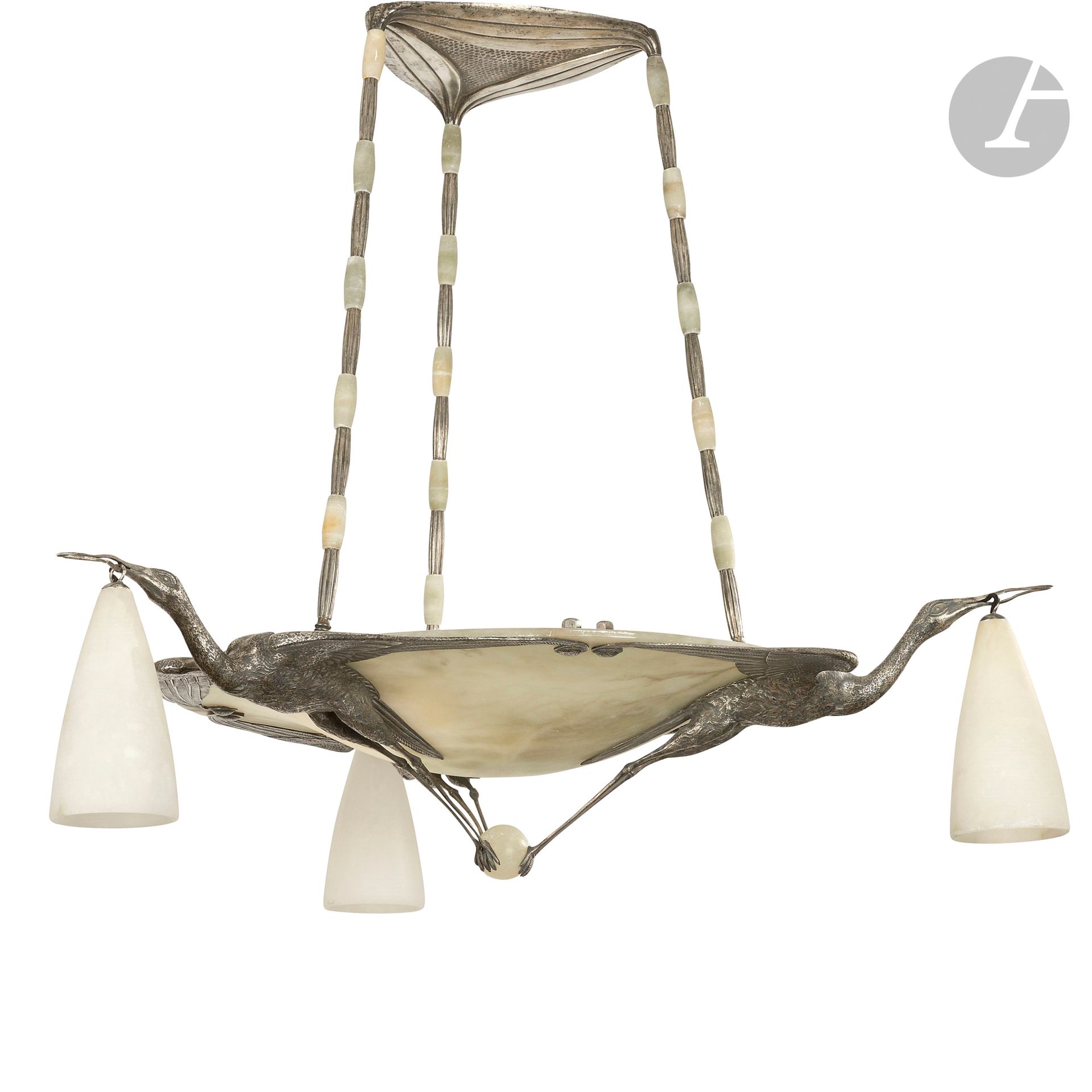 Null 阿尔伯特-舒雷(1884-1966)
三只鹳
一个大型的四灯吊灯，有三个郁金香和一个中央碗。
安装由三个圆形的高跷组成，吊带让人联想到饰物和一个模拟窗&hellip;