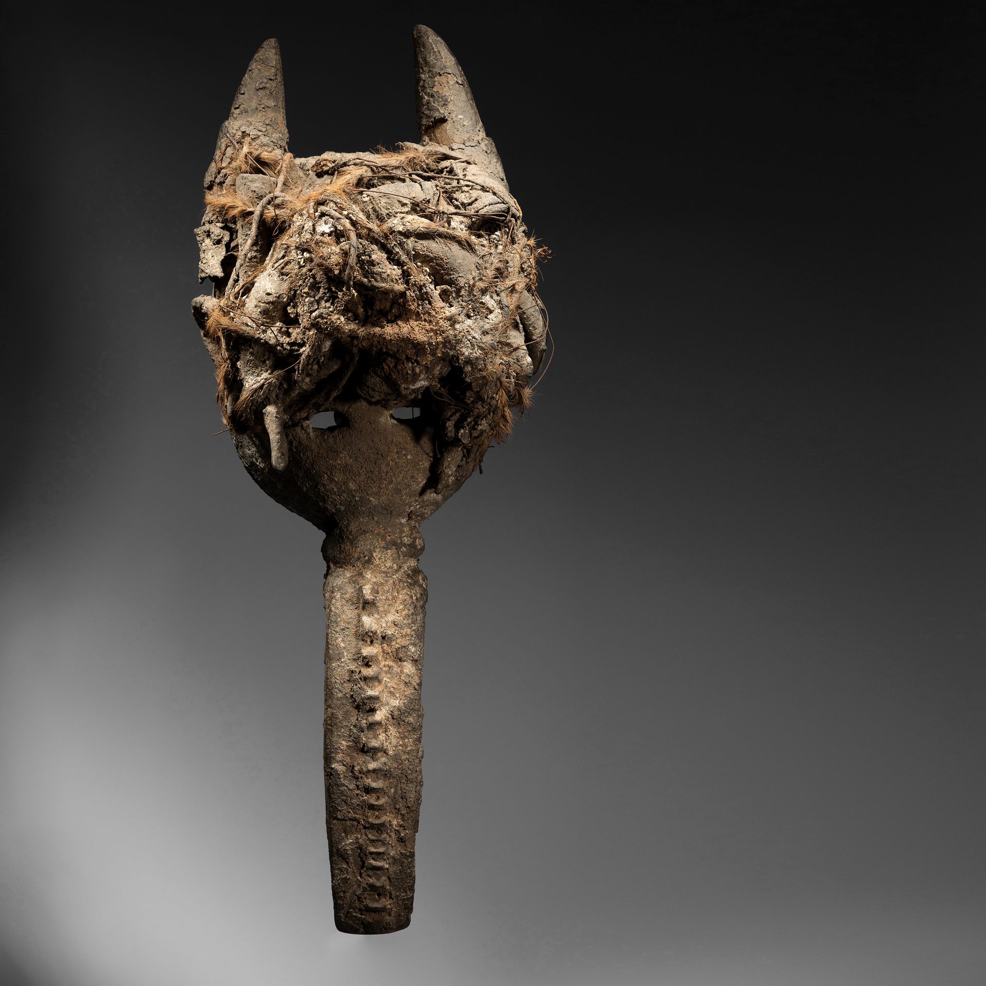 Null An important and very ancient Koma su anthropo-zoomorphic mask, a male mask&hellip;