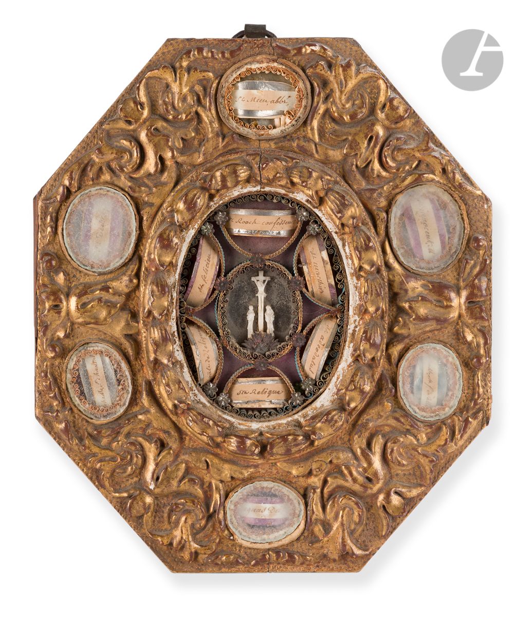 Null Reliquienbild aus geschnitztem und vergoldetem Holz, Paperolen und Glas in &hellip;