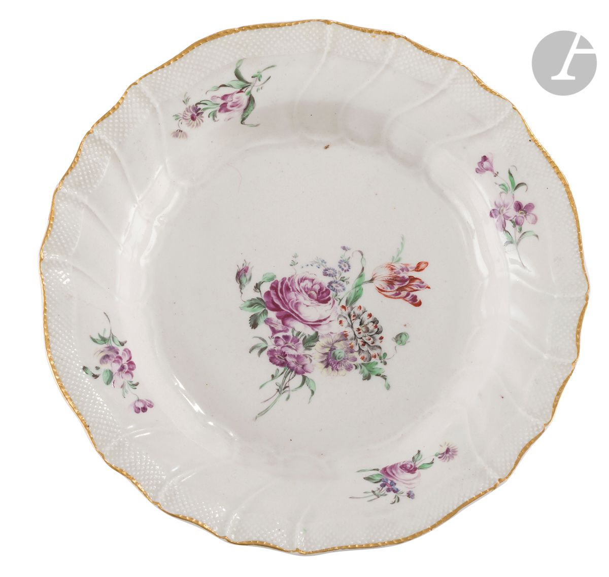 Null Tournai
Plate with contoured edge in porcelain with patterns of wickerwork &hellip;