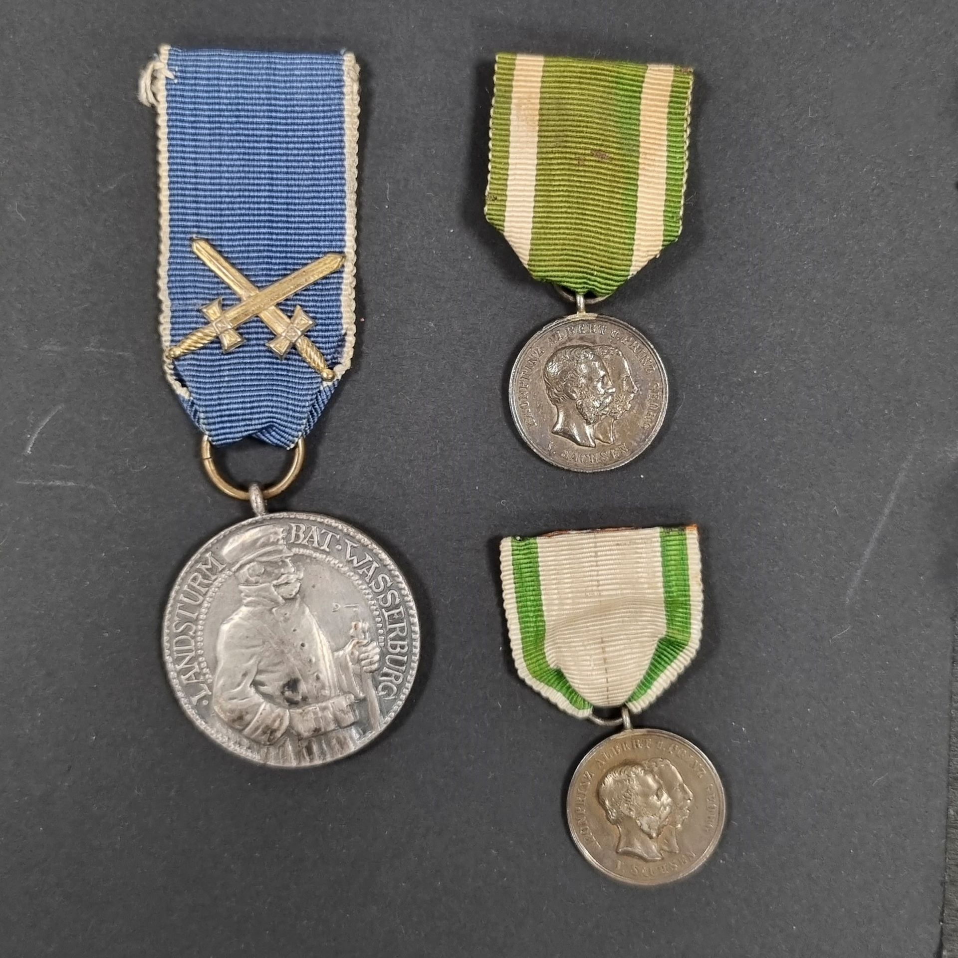 Null BAVIERE-SAXE 
3 Medaillen: 
- Gedenkmedaille der Vogesen für das Bataillon &hellip;