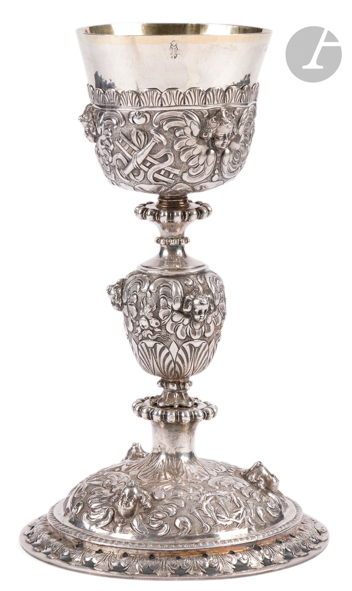 Null 巴黎，约 1650 年
银杯，边缘和碗内部分镀金。圆底的边缘是镂空的叶状楣，下划线是一粒种子，背面刻有：F.C.....。 
金匠大师：归功于弗朗索瓦&hellip;
