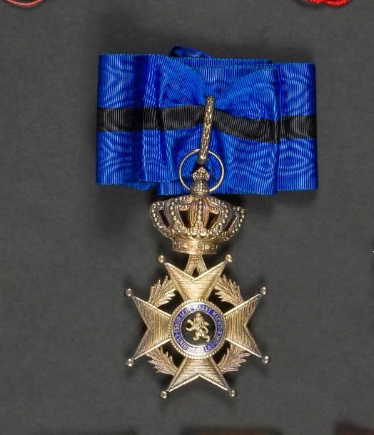 Null BELGIQUE
ORDRE DE LÉOPOLD II, créé en 1900. 
Croix de commandeur. 
Vermeil &hellip;