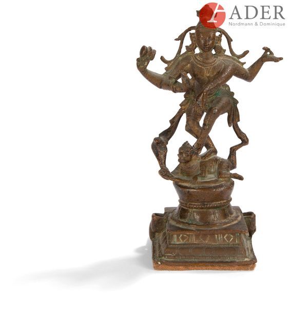 Null INDE du Sud - XIXe siècle
Statuette en bronze à patine brune de Shiva Natar&hellip;