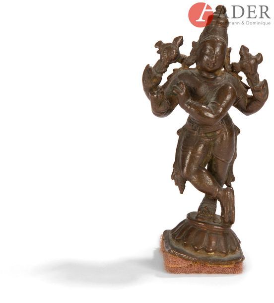 Null INDE - XIXe siècle
Petite statuette de Vishnu à quatre bras debout jouant d&hellip;