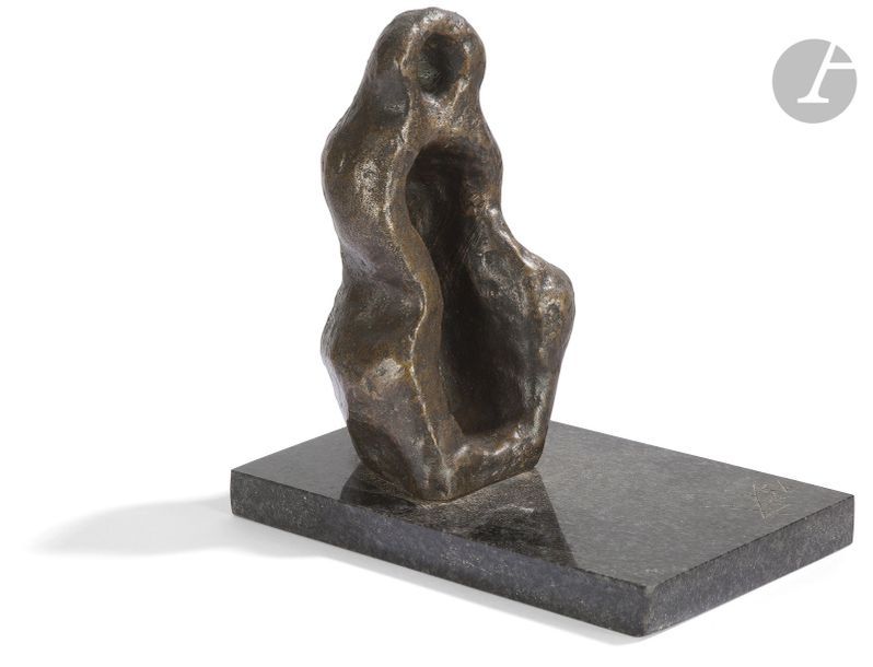 Null Henri-Georges ADAM (1904-1967)
Coque gravée
Épreuve en bronze.
Signée et nu&hellip;