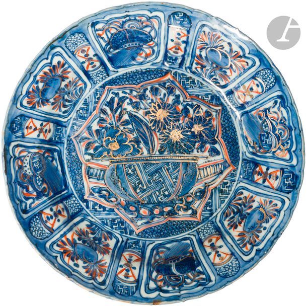 Null CHINE - XVIIe siècle
Assiette Kraak en porcelaine émaillée en bleu sous cou&hellip;