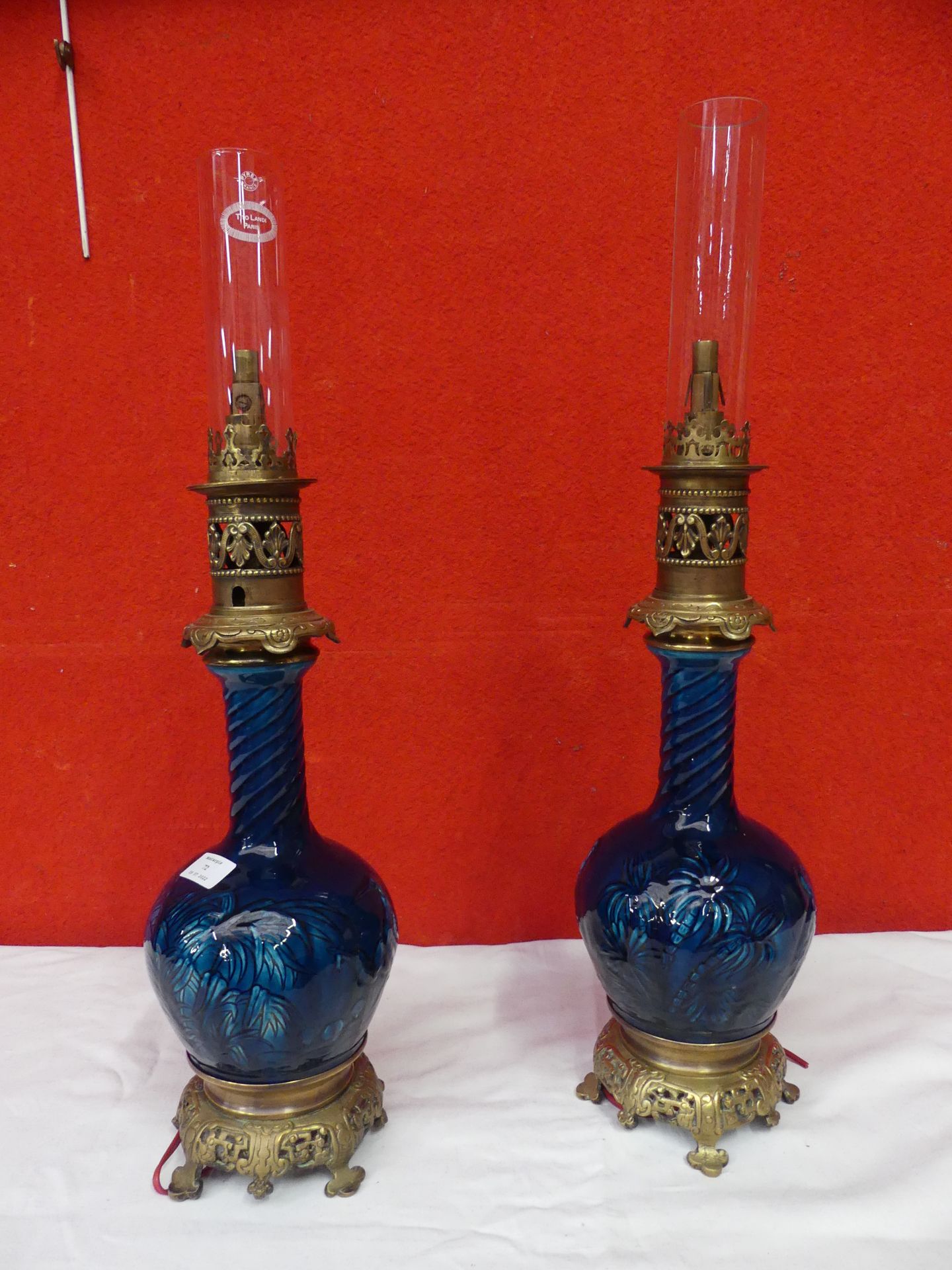 Null Deux LAMPES d'après Théodore Deck décor de palmiers et échassiers