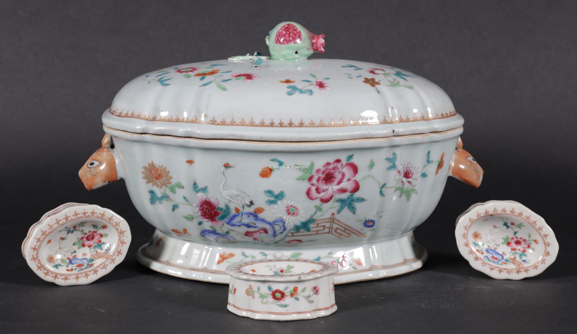 VARIA Sopera cubierta de porcelana china con esmaltes de familia rosa decorada c&hellip;