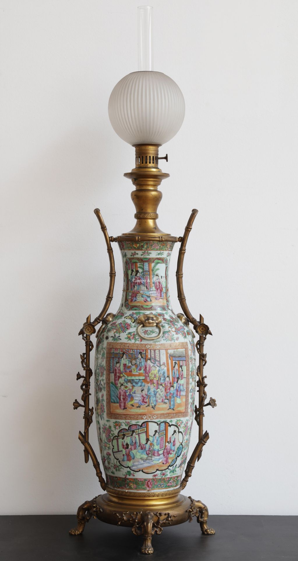 VARIA Lampe formé d'un vase en porcelaine de Chine aux émaux polychromes de Cant&hellip;