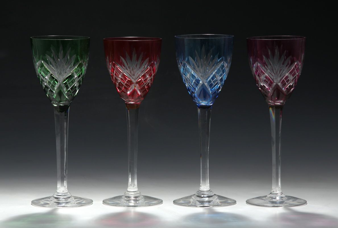 Null SAINT- LOUIS - MODEL CHANTILLY - (创建于1958年) - 四种颜色的水晶覆面RHIN酒杯

未标明

H.21厘米
&hellip;