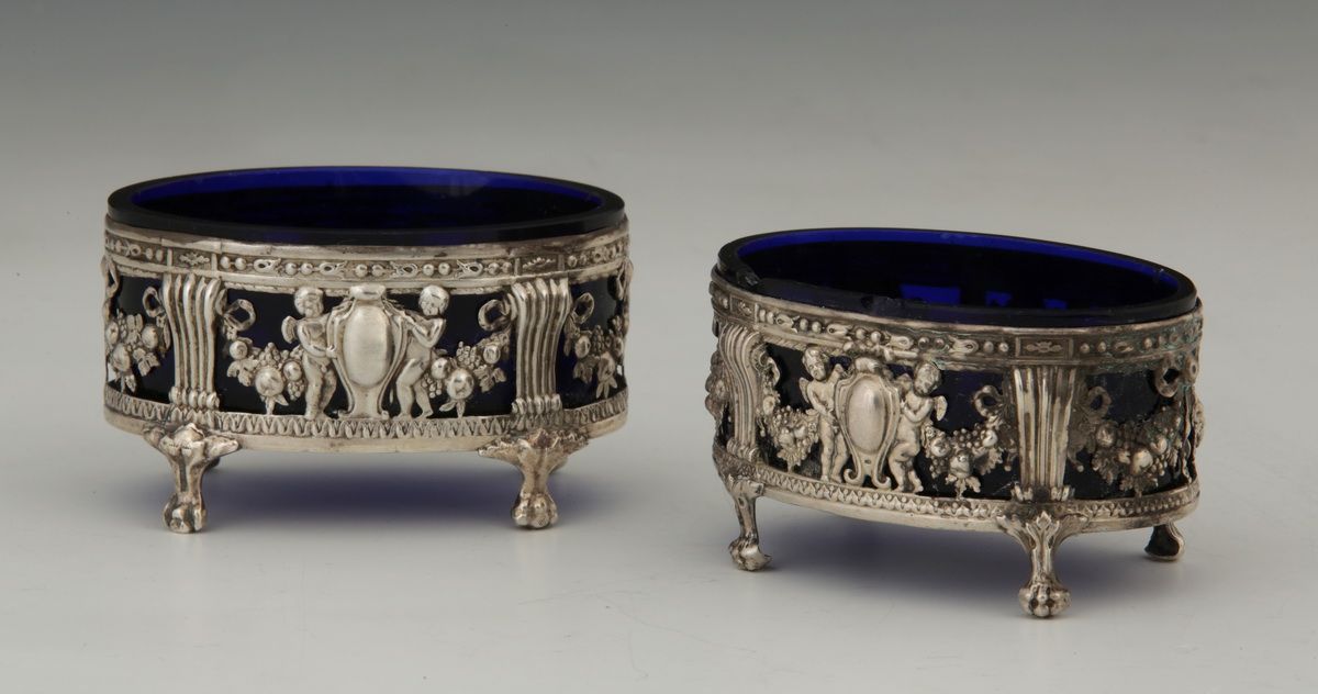 Null PAIR OF OVAL SALONS with silver mount 950 Millièmes of Louis XVI period wit&hellip;