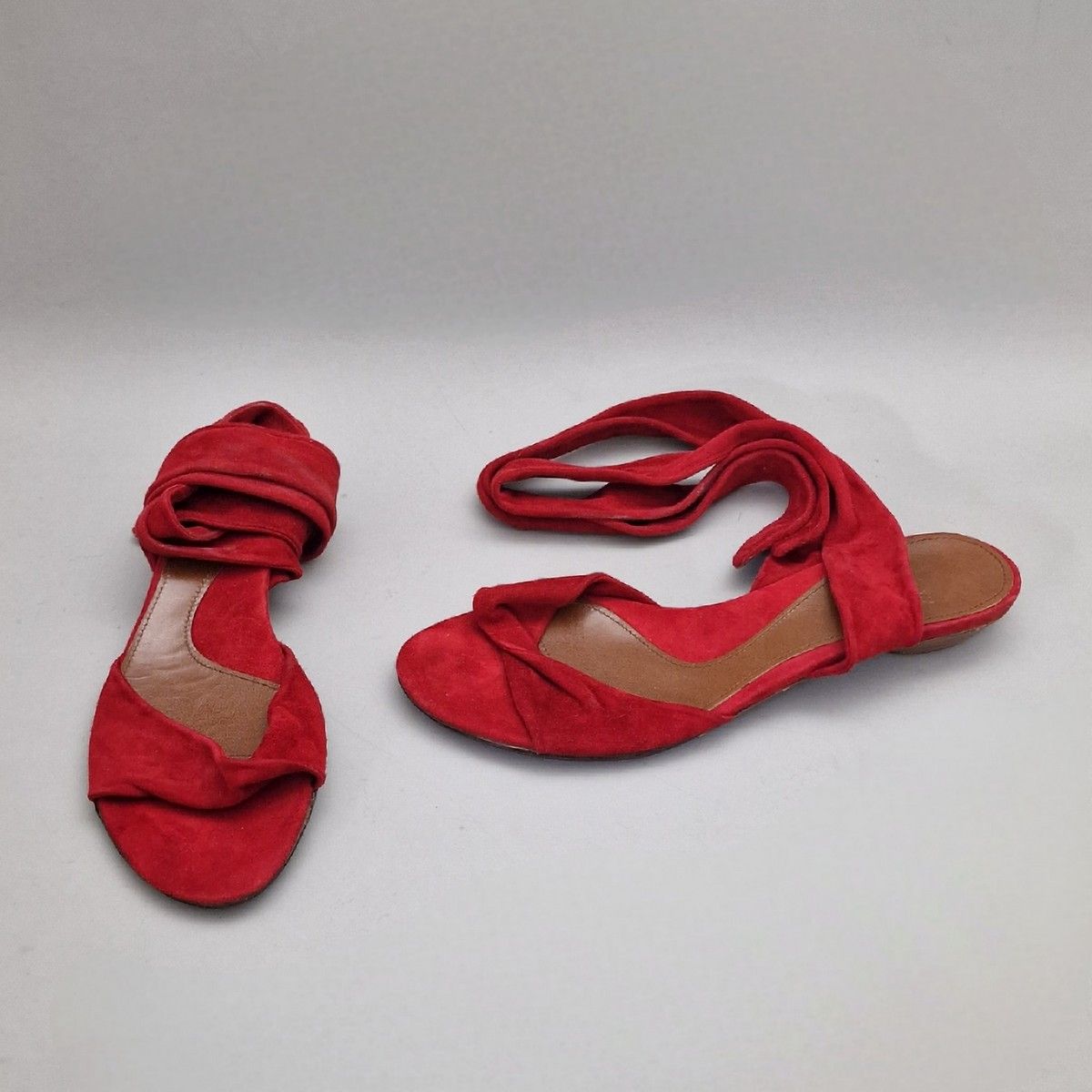 Null BALLY- 红色系带皮拖鞋一对，尺寸40
淘宝网