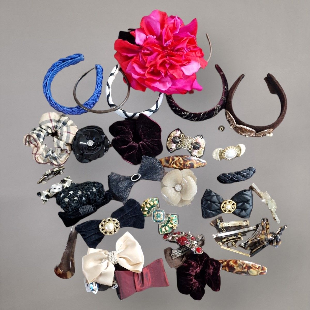 Null IMPORTANT LOT OF BARRETTES, CLIPS, SCRUNCHIES, HEADBANDS AND BIBIS
ALEXANDR&hellip;