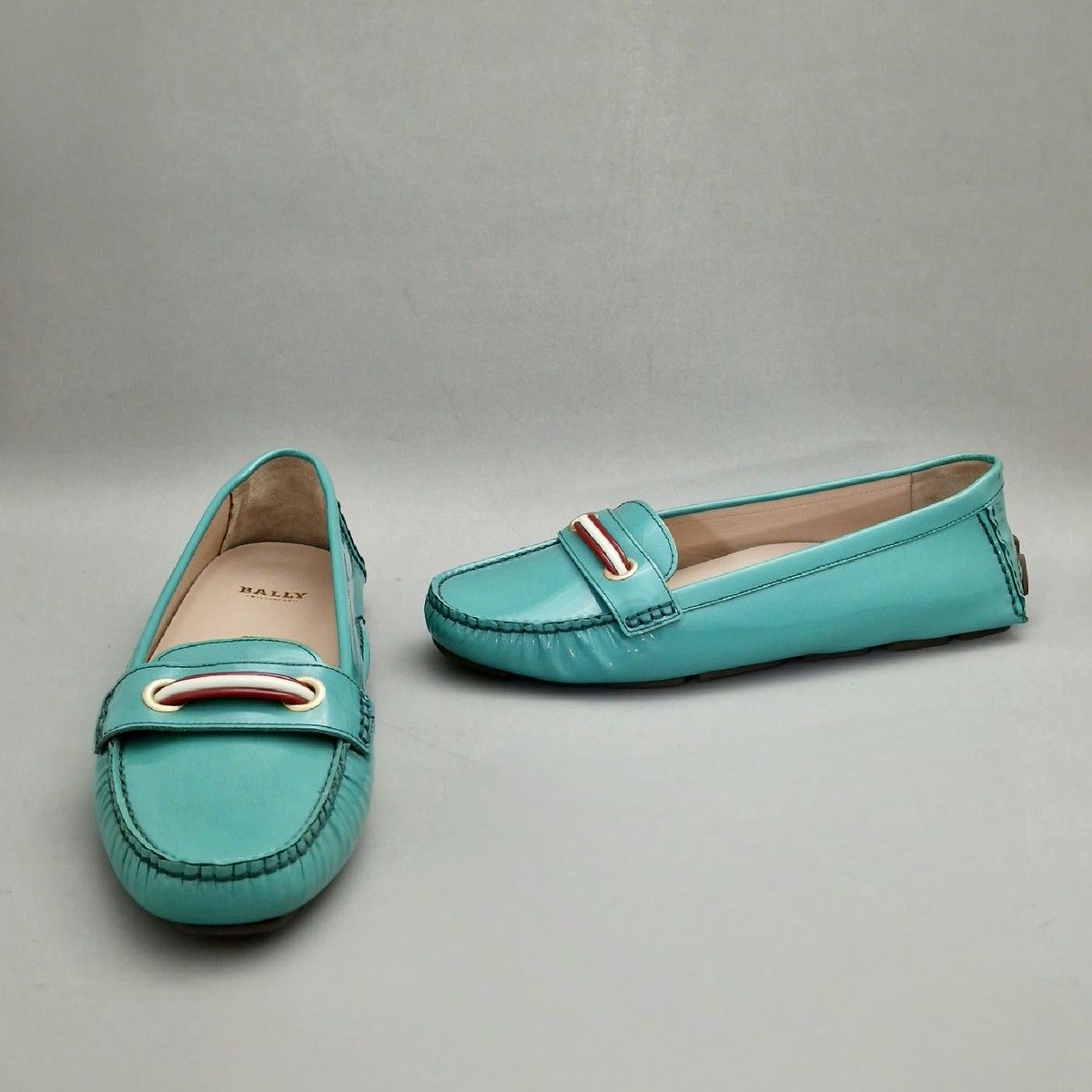 Null BALLY - PAIR OF SOFT MOCASSINS Size 40, in turquoise patent leather, two-to&hellip;