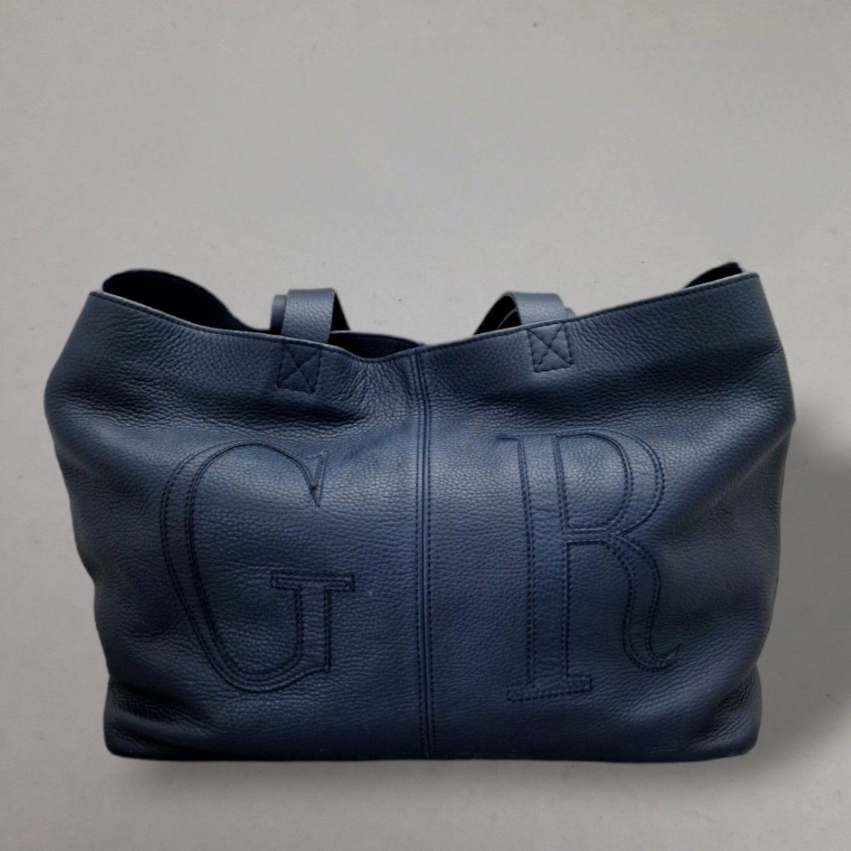 Null Georges RECH - FOLLOWING BAG 51 cm in blue grained leather, signed
TBE