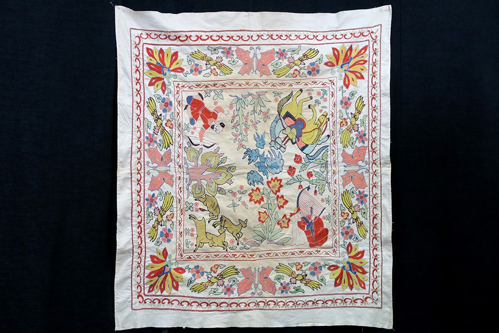 Null PERZIË - 19°/20° EEUW Qajar - fragment textile en lin avec une scène de yac&hellip;