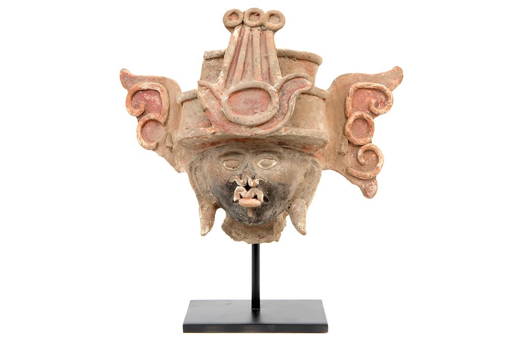 Null 墨西哥/维拉克鲁斯--陶器文化--600至900年的陶器雕塑，带有原始的多色性（智慧、红色和黄色）的残余。Hoofd van een godheid"&hellip;