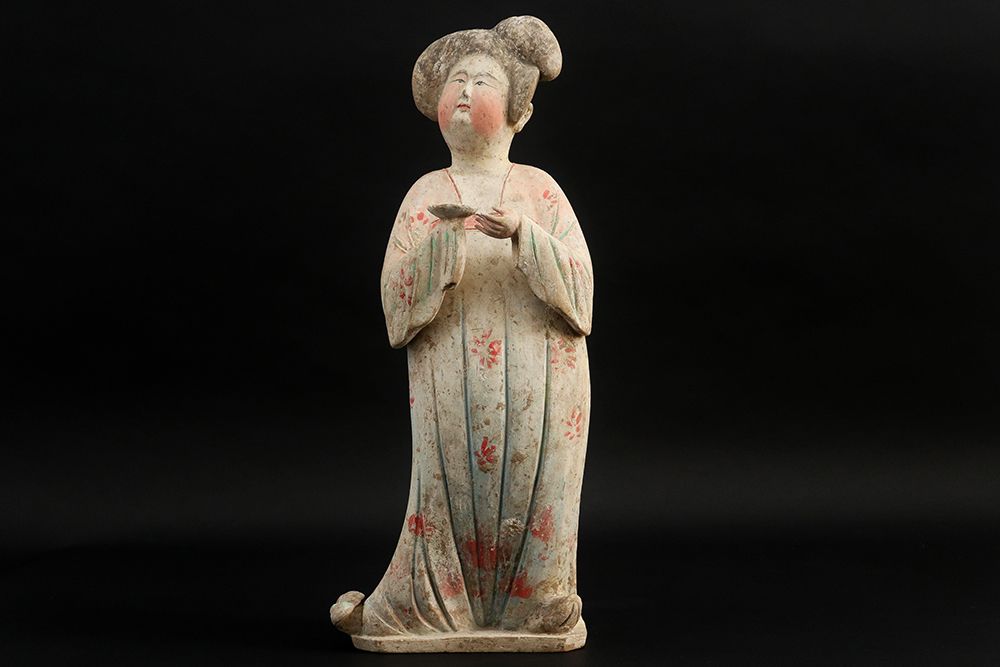 Null 中国 - 唐代 (618 - 906) 保存完好的多色陶器墓葬：罕见的 "胖女人 "带双梨碗--尺寸：49厘米--证明||超级大的中国唐代墓葬人物，保&hellip;