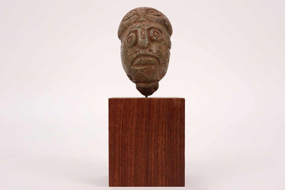Null 中美洲-玛雅文化 小型翡翠雕塑："头"--尺寸：8.5厘米--来源：安特卫普Albert Topiol收藏品||中美洲-玛雅文化翡翠 "头 "雕塑