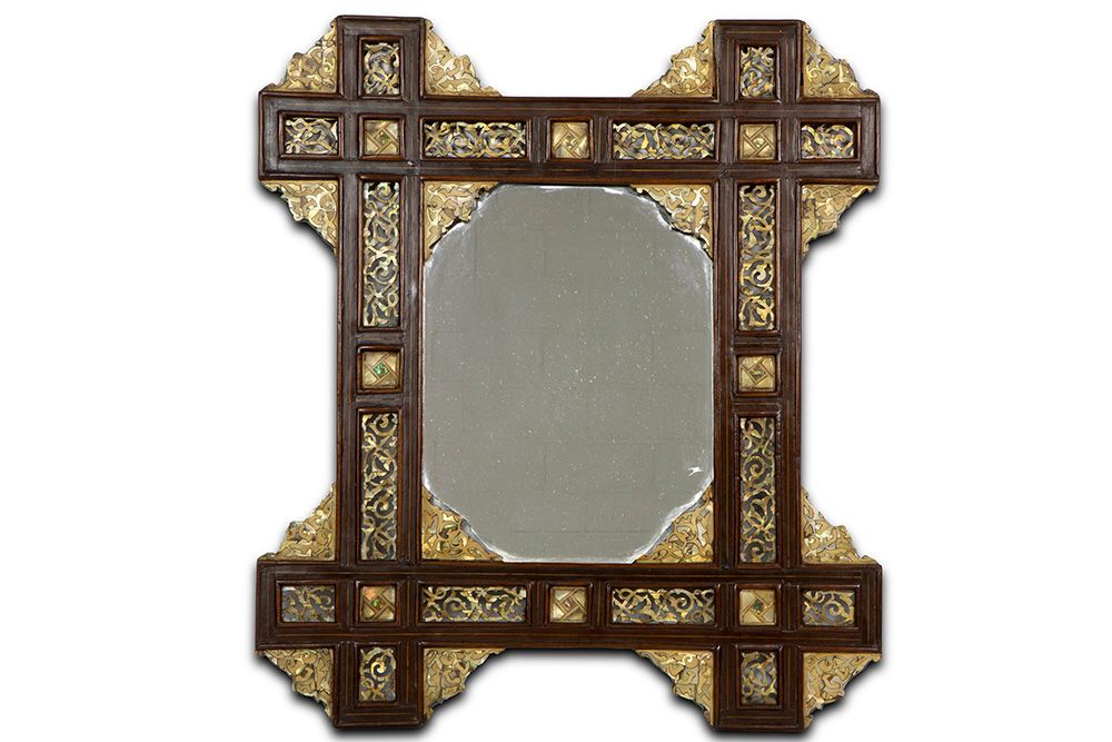 Null 叙利亚镜子，有典型的装饰，嵌有珍珠母和阿尤尔克 - 61.5 x 53.5 ||叙利亚镜子，有典型的装饰，嵌有珍珠母