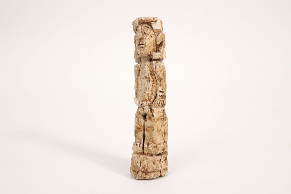 Null Antiek etnisch figuurtje in been, gevonden in Siberië - hoogte : 10,5 cm pr&hellip;