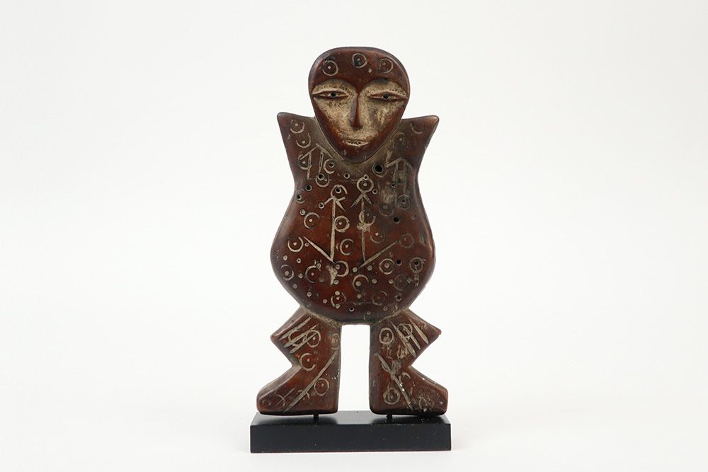 Null AFRICA - CONGO pequeña escultura antropomorfa de Lega en madera con un rost&hellip;