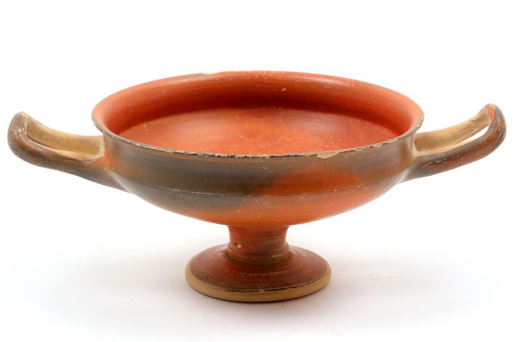 Null OLD GREECD - 4th century BC so-called "kylix" with two ears in red-brown va&hellip;